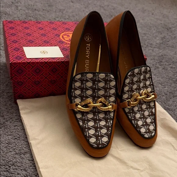 Tory Burch Tan and Navy Loafers with Gold Detail - Picture 2 of 4
